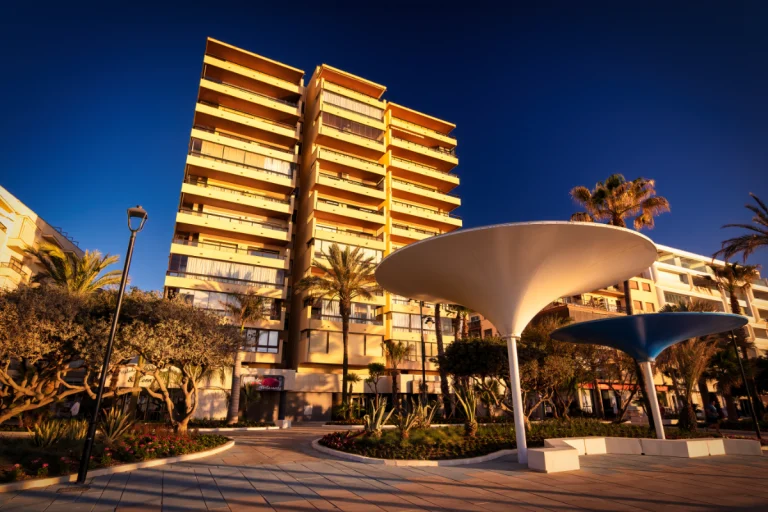 Paseo marítimo y playas de Estepona