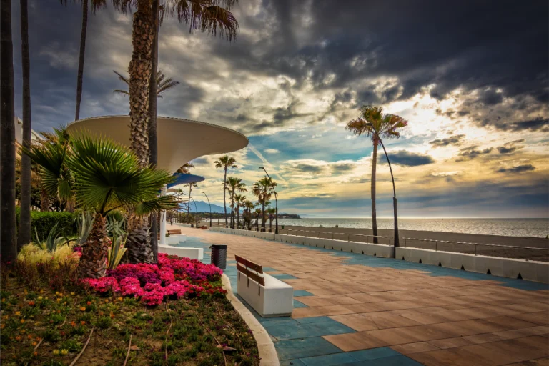Paseo marítimo y playas de Estepona