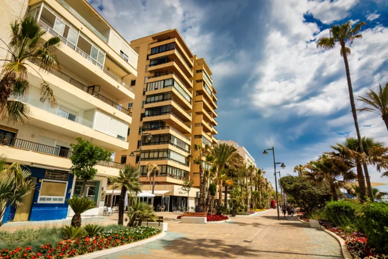 Paseo marítimo y playas de Estepona