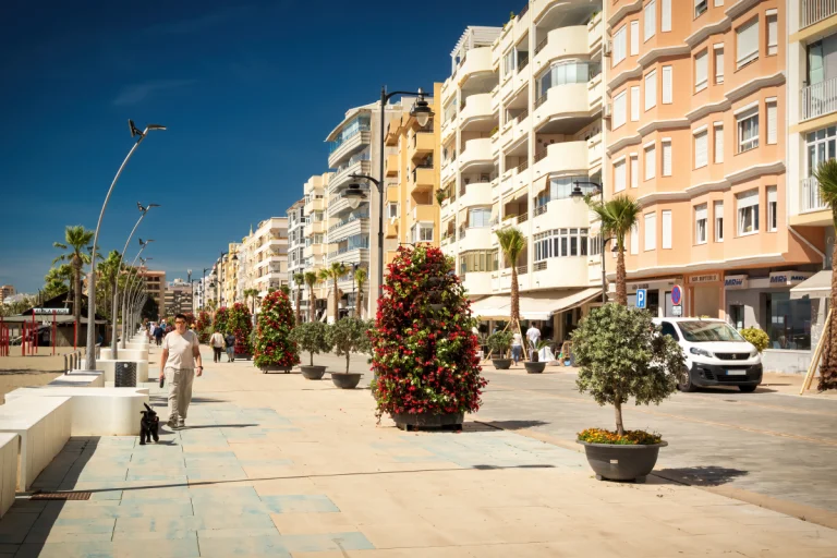 Paseo marítimo y playas de Estepona